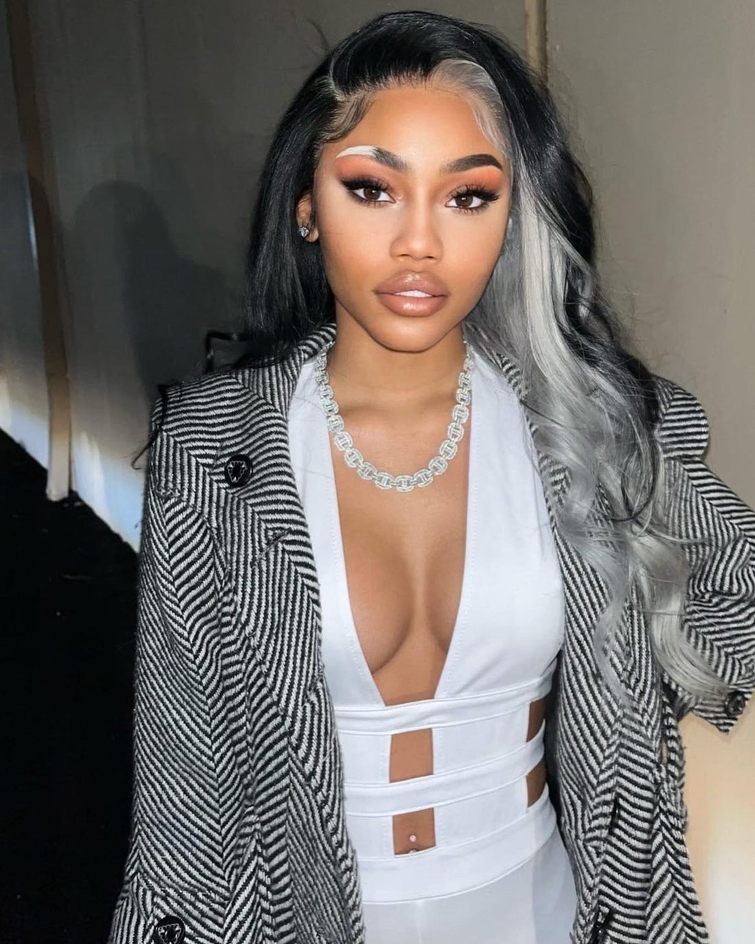 Supa peach killed this look  🤍🖤🔥
